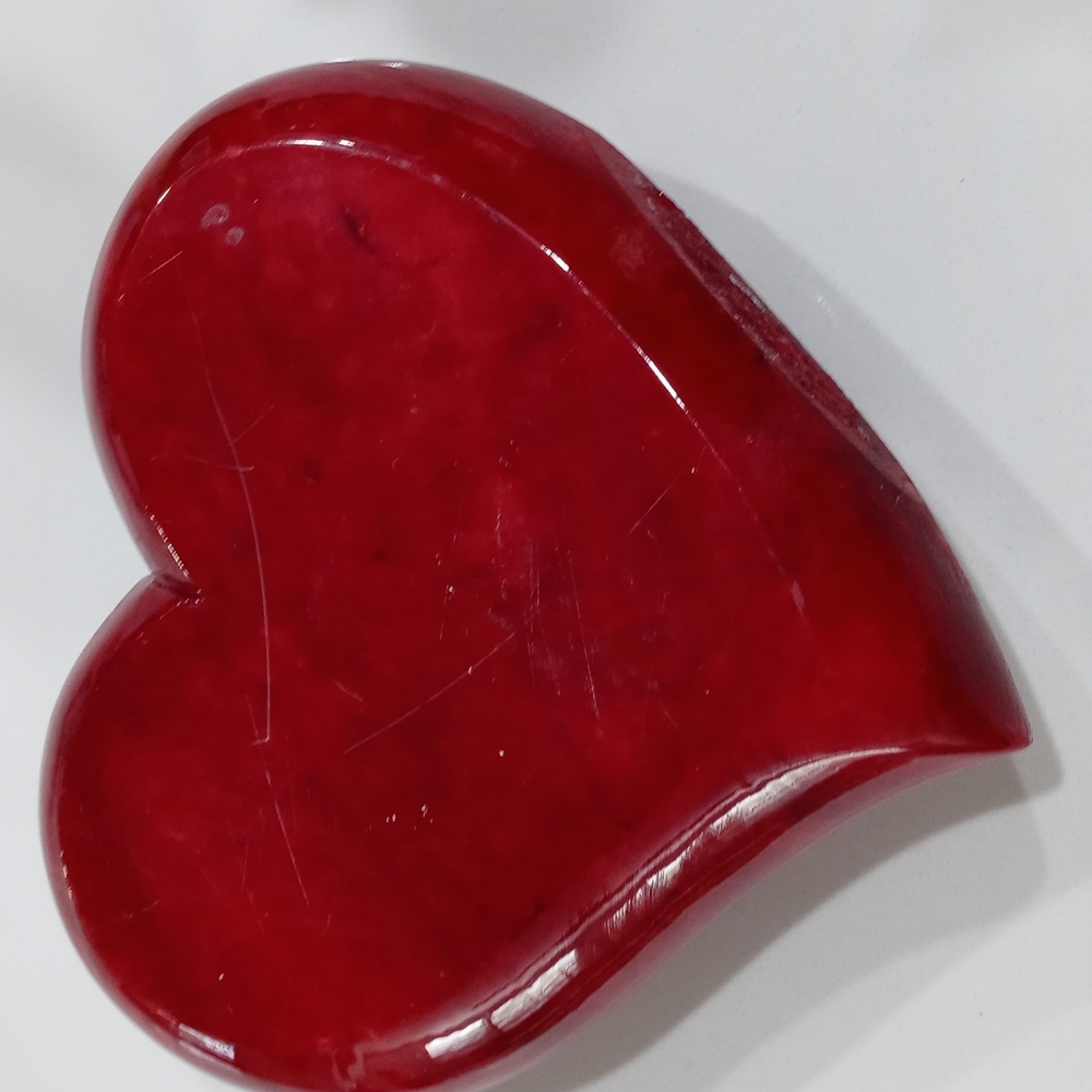 ROMANTIC RED HEART PAPER WEIGHT - Picture 2 of 3